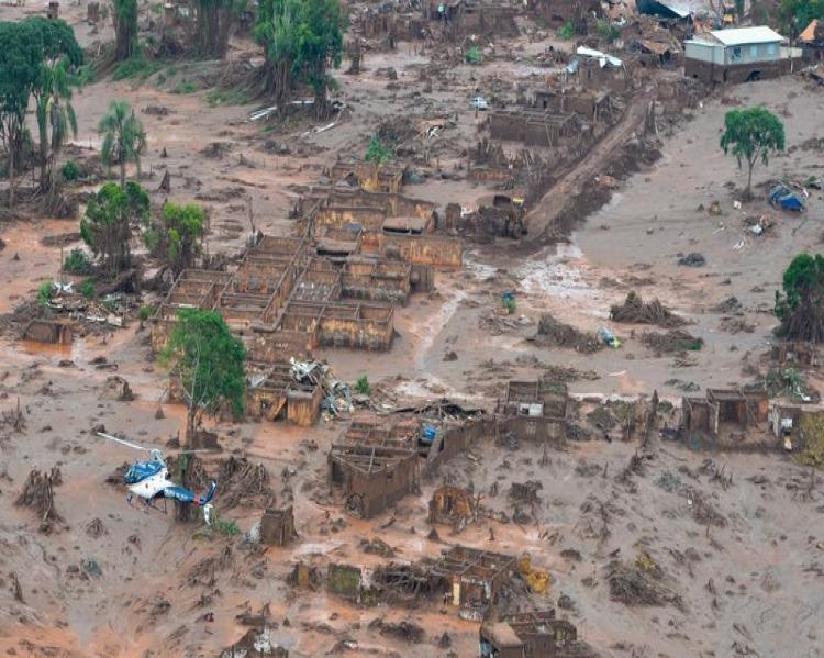 A lama com rejeitos da mineração atingiu 15 municípios (Foto: Agência Brasil)